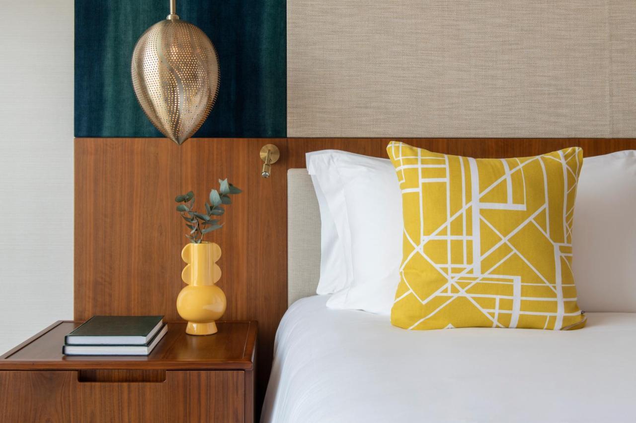 Abesq Doha Hotel And Residences, An Ihg Hotel Экстерьер фото