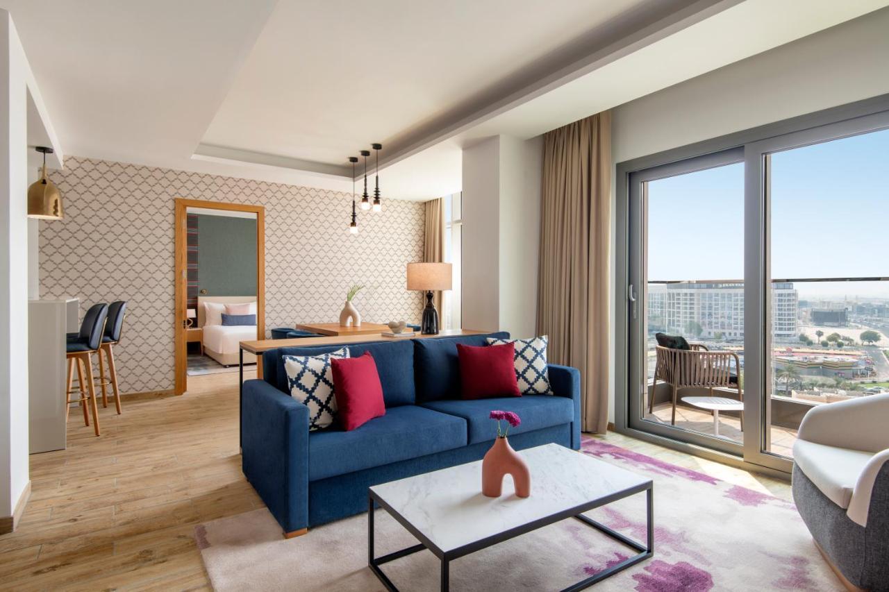 Abesq Doha Hotel And Residences, An Ihg Hotel Экстерьер фото