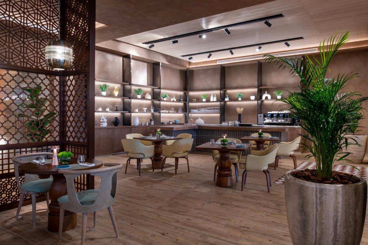 Abesq Doha Hotel And Residences, An Ihg Hotel Экстерьер фото The interior of the restaurant