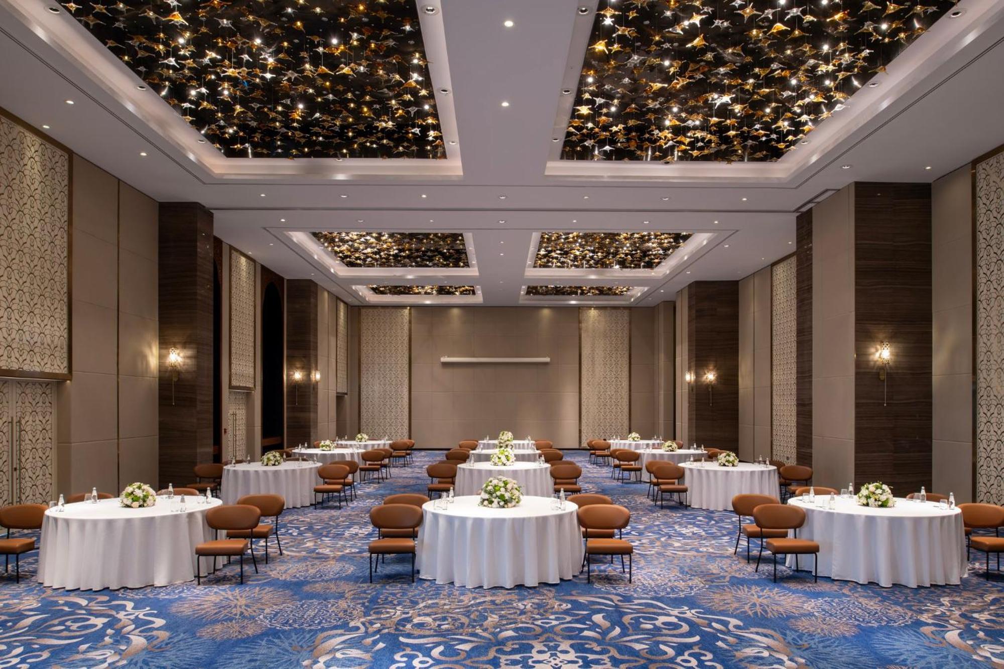 Abesq Doha Hotel And Residences, An Ihg Hotel Экстерьер фото The ballroom