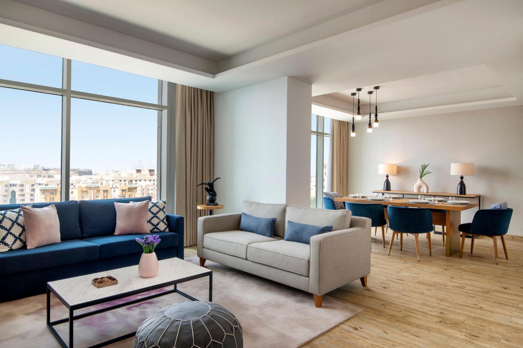Abesq Doha Hotel And Residences, An Ihg Hotel Экстерьер фото A living room at the hotel