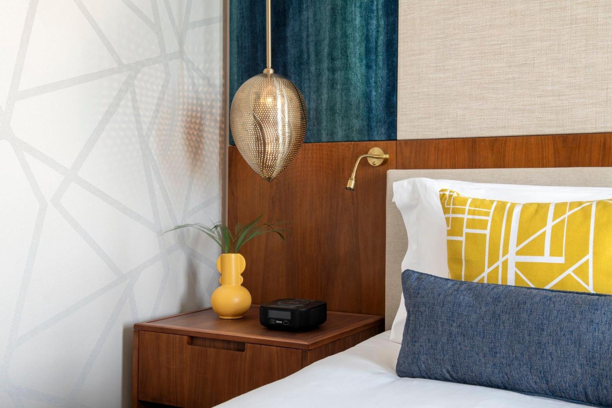 Abesq Doha Hotel And Residences, An Ihg Hotel Экстерьер фото A bedroom at the hotel